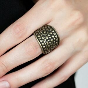 💥4/$10 Textured Brass Ring